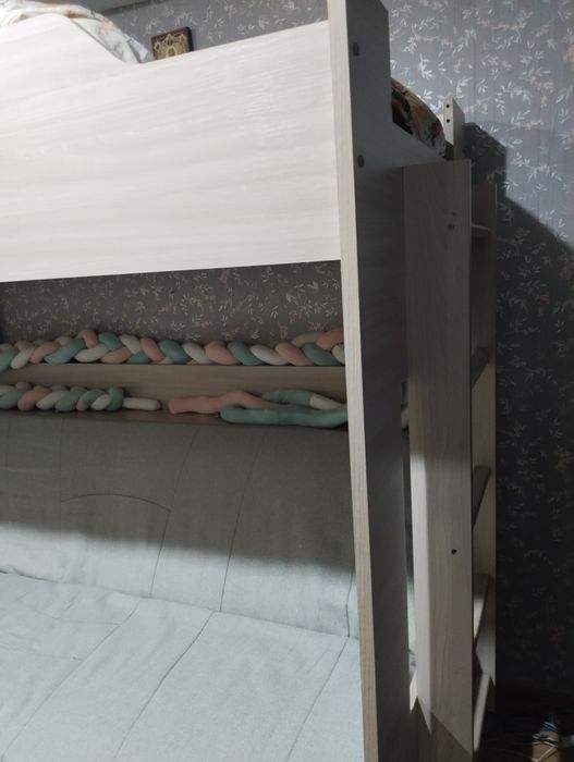 Двухъярусная кровать