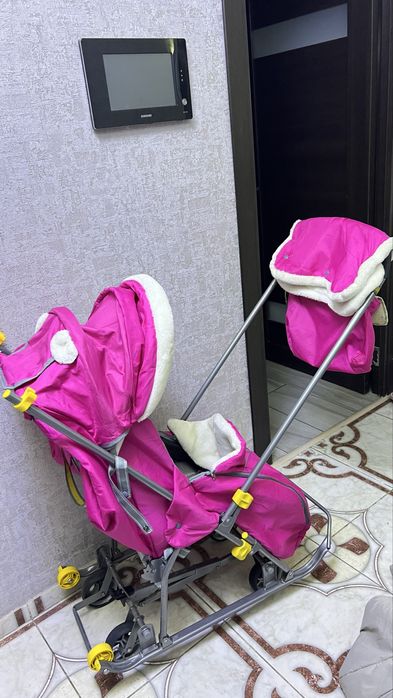 Продаю санки- коляска