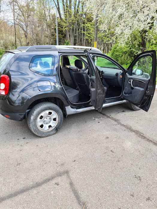 Vând Dacia Duster