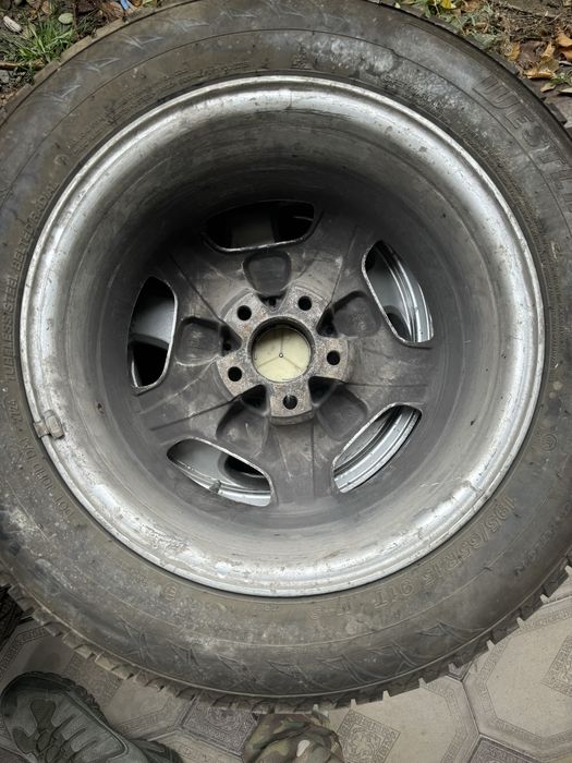Продаю зимние резины с дисками