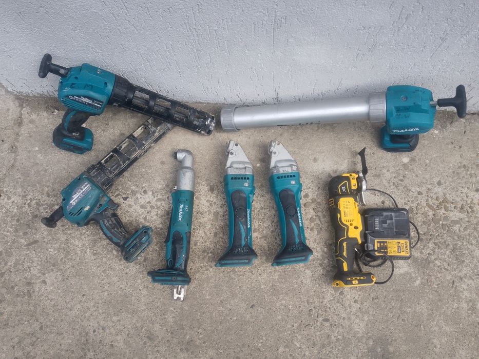 Vând scule Makita și Dewalt preț250ron
