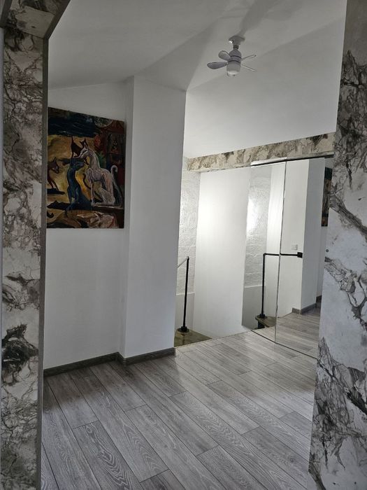 Северный вокзал  4 комнатная