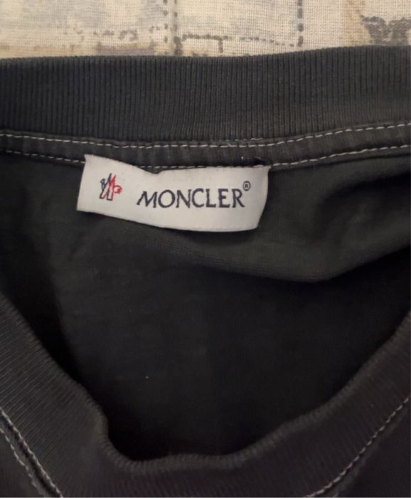 Moncler тениска.