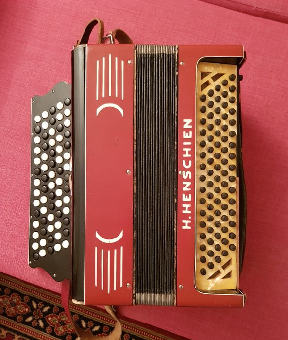 Acordeon Armonică  H.HENSCHIEN   vechi (60 ani)