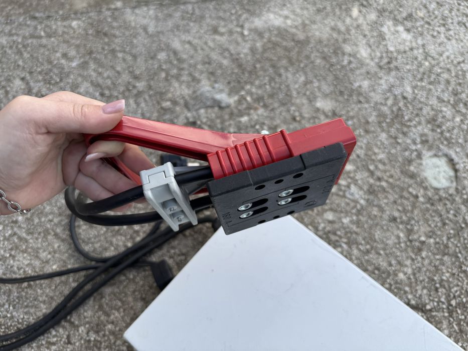 индустриално зарядно за батерии Kärcher SB120 24V/50A