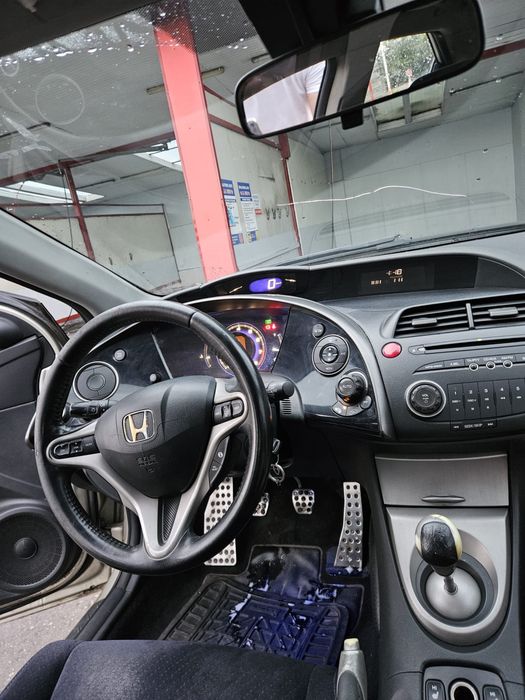 Honda Civic 1.8 i-VTEC 140 CP