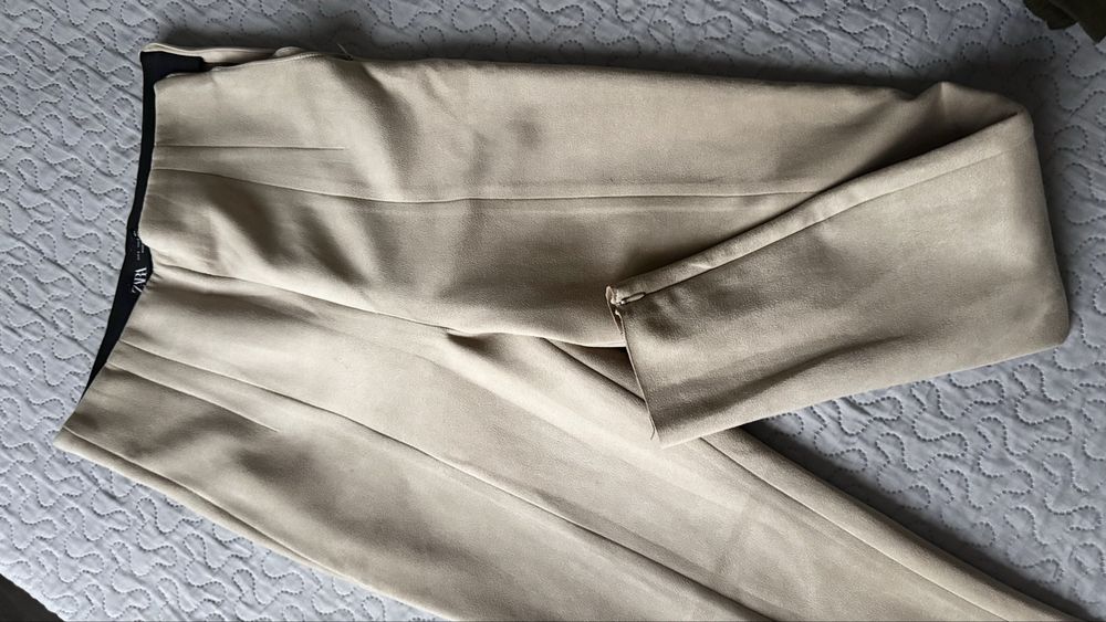 Къси панталони levis , mavi и дълъг велурен Зара