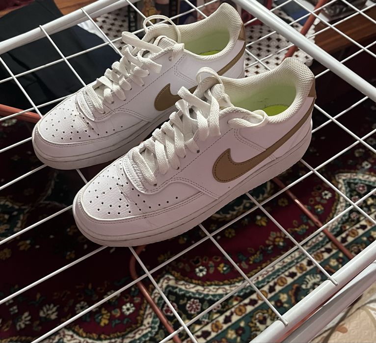 Оригинални бели марстонки-Nike