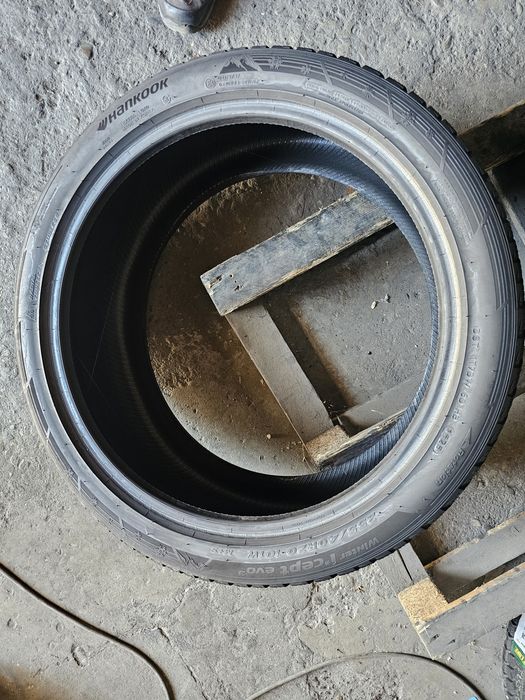 2 anvelope iarna 255 40 20 Hankook 2025