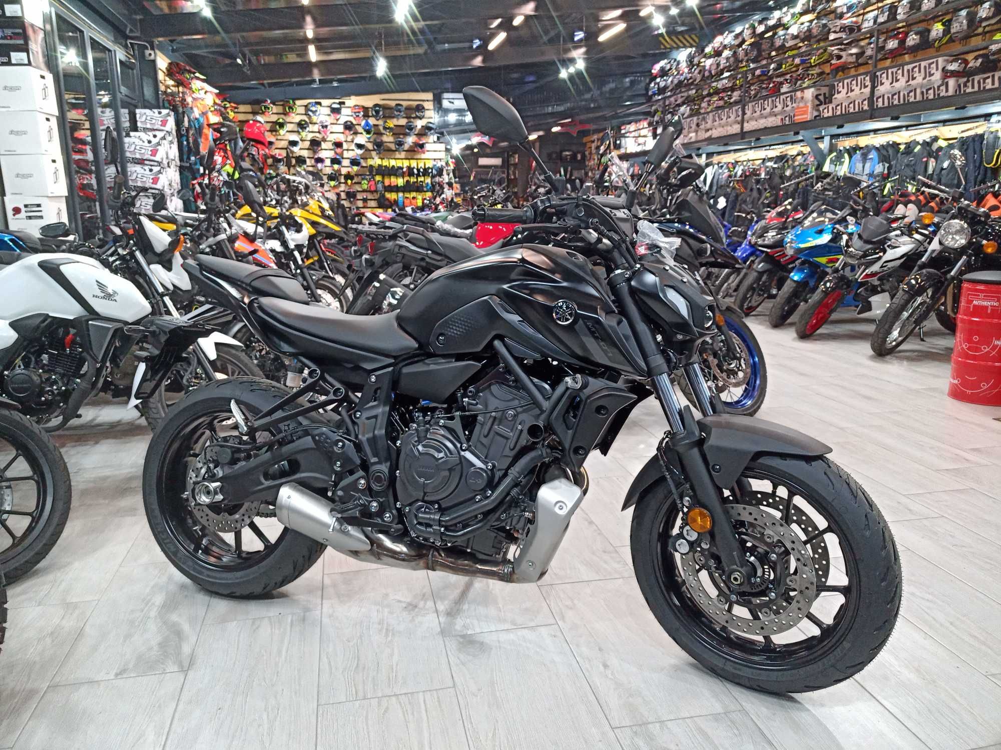 yamaha mt 07 a2 Auto moto si ambarcatiuni OLX.ro