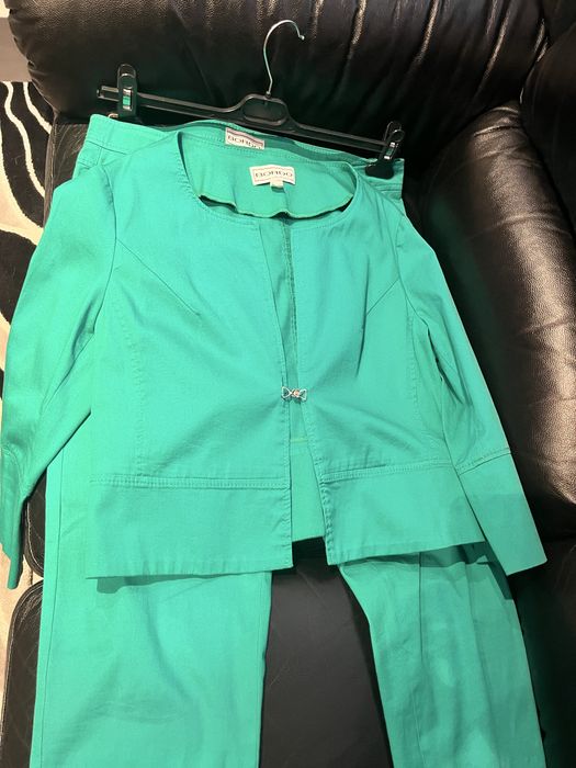 Фланела на сърчица, две елегантни сака и костюм със сако и потник