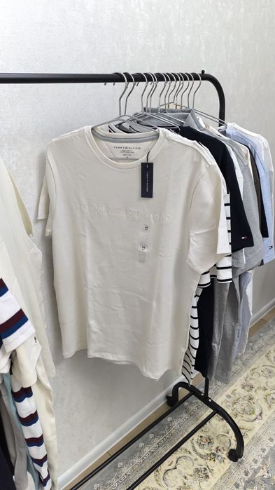 V nalichii Tommy Hilfiger
