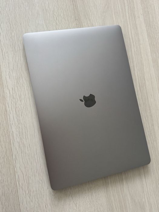 Продам MacBook Pro 16