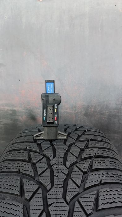 1брой зимна гума 215/55/16 Nokian WRd4
dot22
7mm
Добро състояние на гу