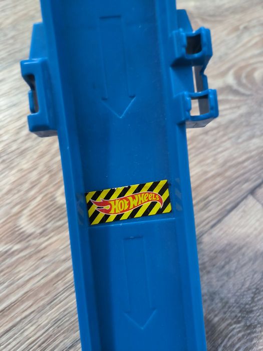 Продам трек hot wheels оригинал