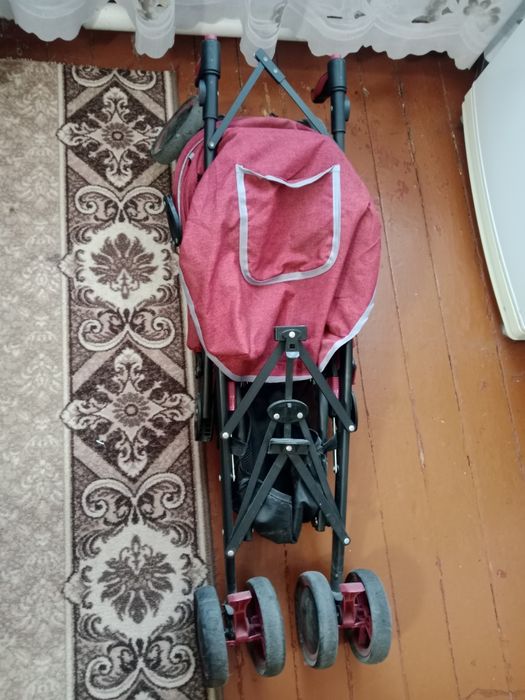 Столик для кормления и коляска