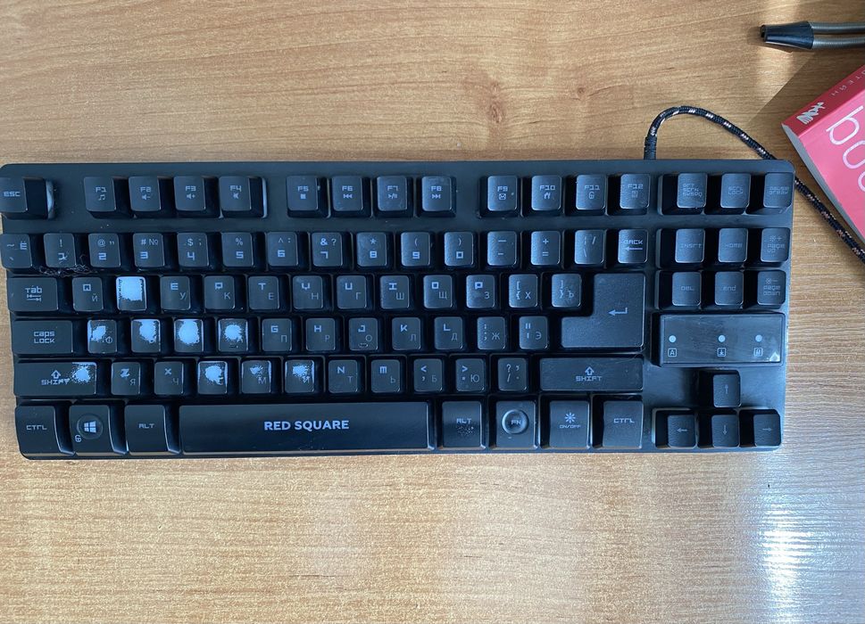 Продам клавиатуру Tesla TKL