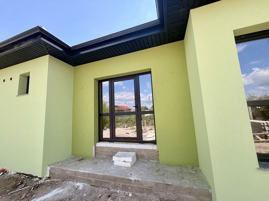 Самостоятелна къща 133кв.м. в с. Скутаре