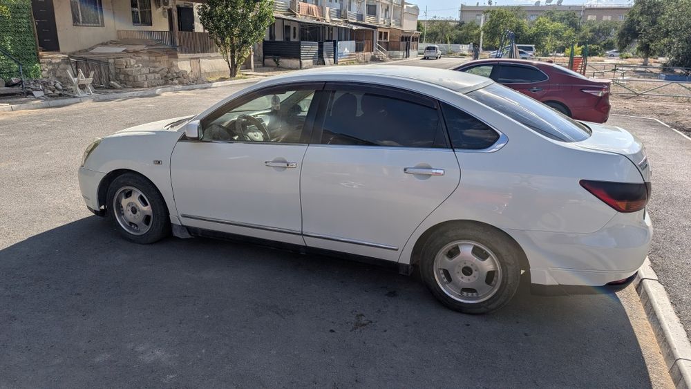 Nissan bluebird g11