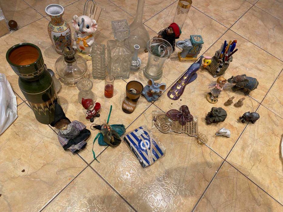 Комплект за подправки,сувенири,кърпички,престилки,конци за бродиране