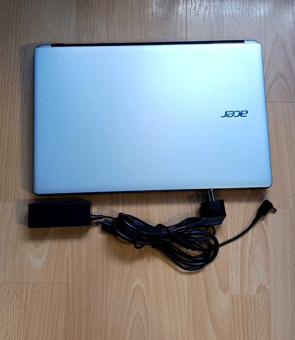Acer Aspire V3-572, Intel 2957U, 8GB RAM, SSHD 500GB, baterie 3 ore