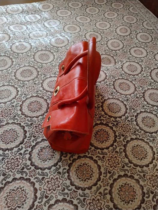 Дамска чанта от естествена кожа