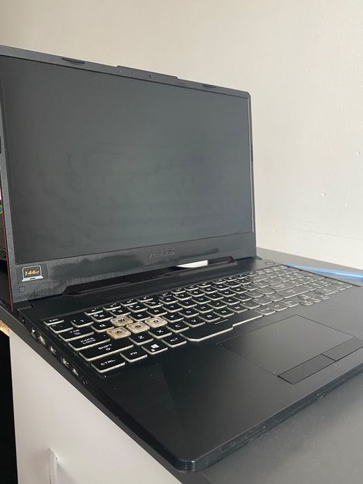 Laptop Asus F15 FX506L