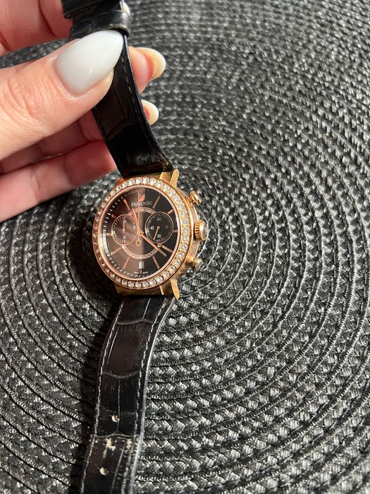 Часовник Swarovski