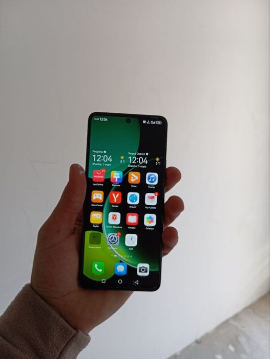 Huawei nova 11 i 8+3. 128gb xotira 60fps.