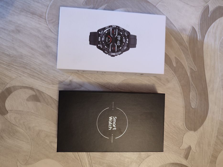 Смарт часы новые.