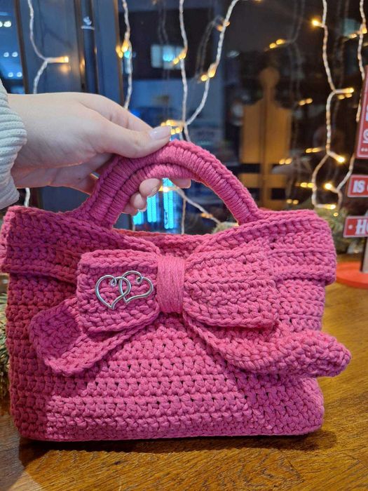 Плетени дамски чанти на една кука