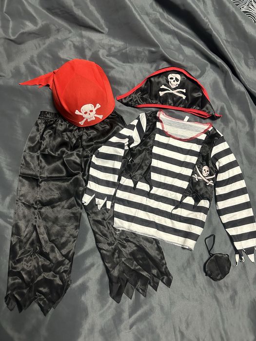 Продам костюм пирата