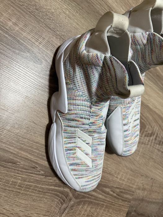 Чисто нови маратонки