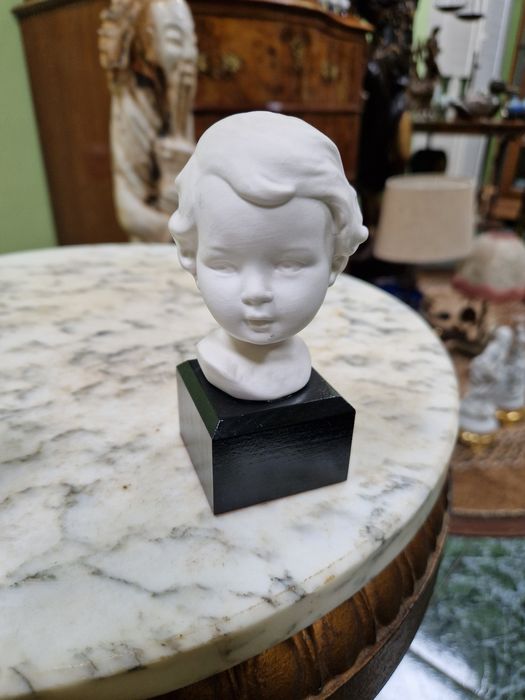 Уникален чифт антикварни порцеланови бюстове Goebel