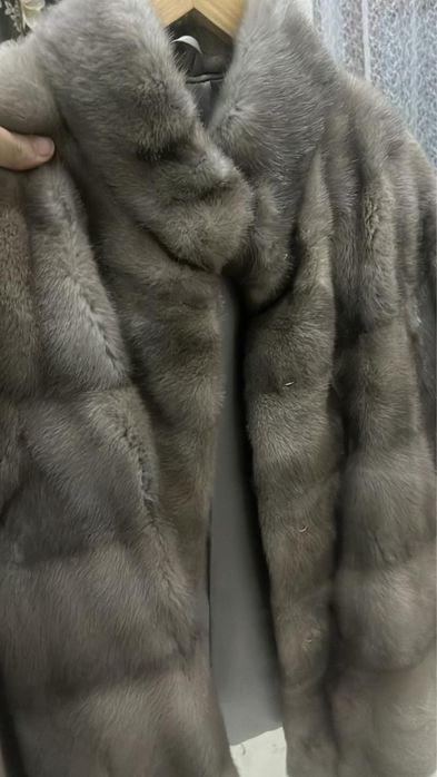 Норковая шуба продается