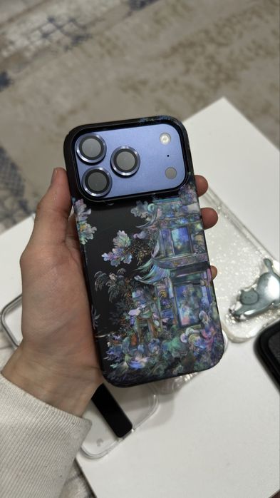 Чехлы на IPHONE 17 PRO