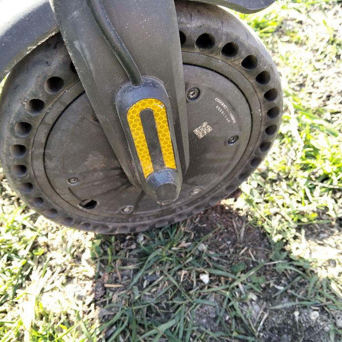 Vând trotineta xomi m3006