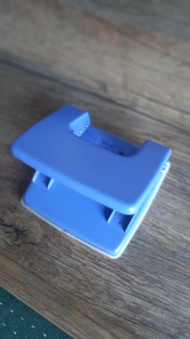 Дырокол  концелярский б/у