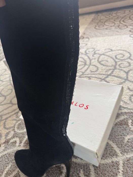 Демисезоные замшавые сапоги