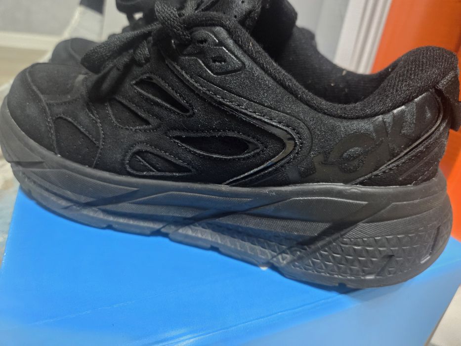 Женские кроссовки HOKA