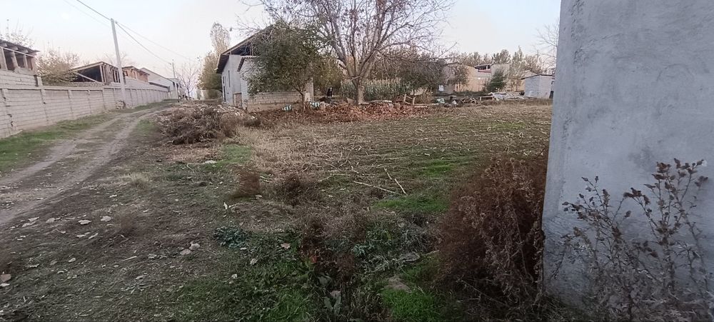 Ер участкаси сотилади. 10 сотих. Кадастр бор документлари жойида