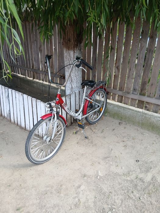 Se vând la pachet sau separat