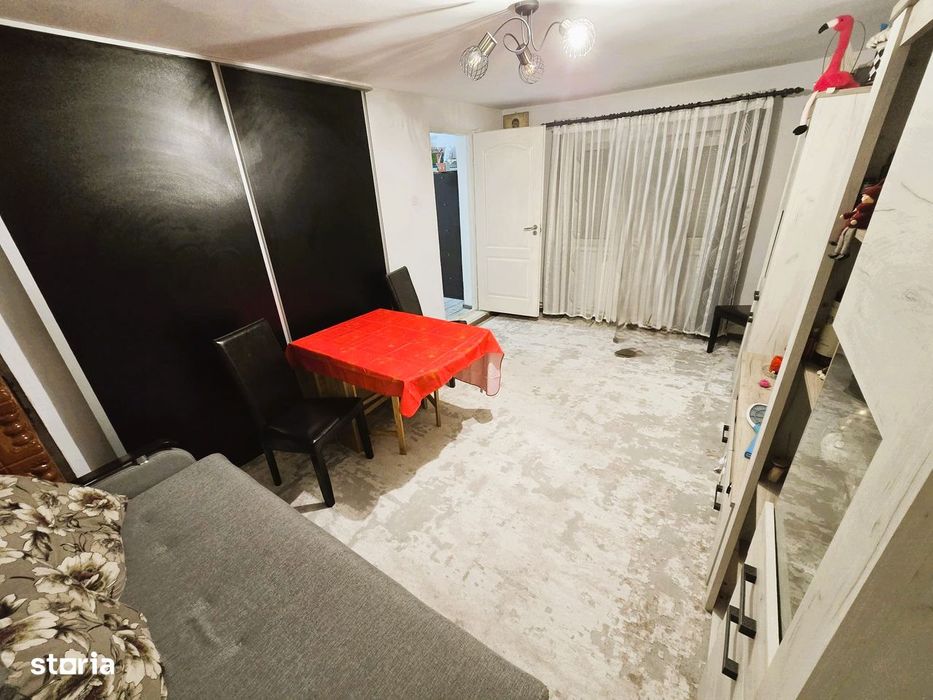 Casa Cu Etaj - Mutare Rapida- Pret Negociabil