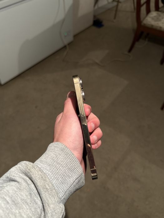 Iphone 13 pro gold