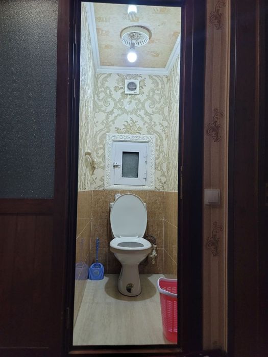 Sergili Yarmarka orqa tarafida 2 honalik kv bor Remonti full kir mowin