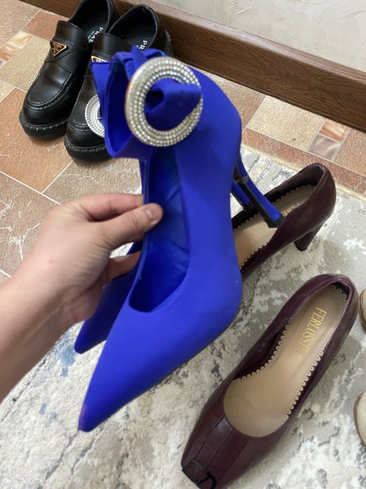 Женские туфли, кроссовки