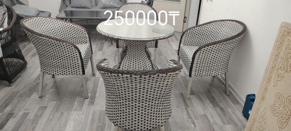 стол стулья для снаружи