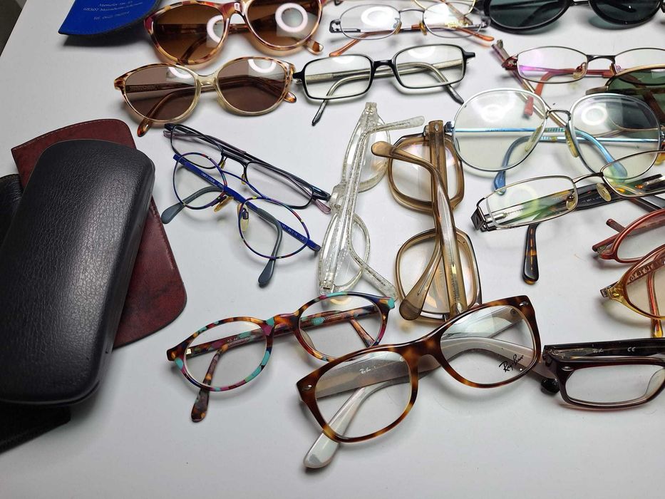 Lot ochelari si etui