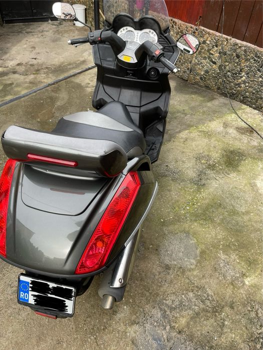 Vând scuter Aprillia Atlantic de 500cc