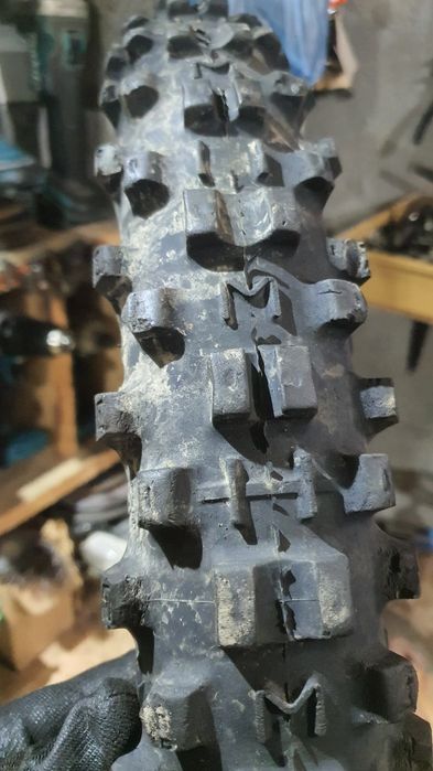 90 90 r 21 Michelin (MediuM)